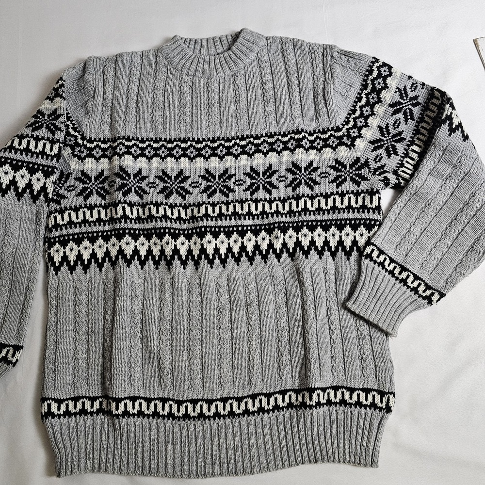 Vtg CSM Gray Snowflake Acrylic Knit Ski Sweater Mens L